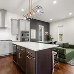 Downtown Views With Rooftop Golf Grill And Firepit Only 8min To Broadway Holiday home Nashville