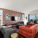 Downtown Views With Rooftop Golf Grill And Firepit Only 8min To Broadway * Nashville