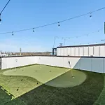 Downtown Views With Rooftop Golf Grill And Firepit Only 8min To Broadway * Nashville
