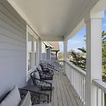 New 7 Mins To Broadway Sleeps 8 Holiday home