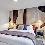 Holiday home Hyve-the Cosmo-walk To Broadway