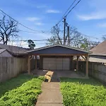 New 7 Mins To Broadway Sleeps 8