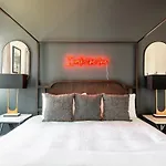 Holiday home Luxe-cowboy Country-patio Hot Tub-downtown Living *