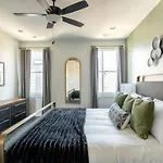 Luxe-cowboy Country-patio Hot Tub-downtown Living *