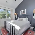 Luxe-elevate-modern Luxury-stunning Views *