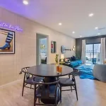 Hyve - Harmony Strum - Walk To Broadway - Pool & Gym Holiday home Nashville