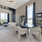 Enchant - Stunning Views - Modern Luxe Holiday home Nashville