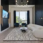 Enchant - Stunning Views - Modern Luxe