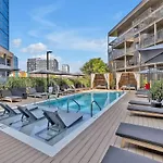 Hyve - Harmony Strum - Walk To Broadway - Pool & Gym Holiday home Nashville