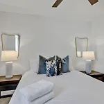 Enchant - Stunning Views - Modern Luxe Holiday home Nashville