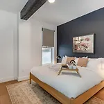 Holiday home The Saddlery-frequency-2 Units-walk 2 Broadway