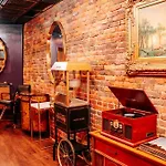 Printers Alley Downtown Mansion Holiday home *