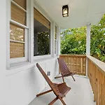 Vibey Unit In Duplex * Nashville