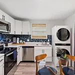 Vibey Unit In Duplex * Nashville