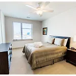 Two Bedroom Midtown Apartment With Rooftop Pool - Mt09