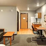 Hotel Woodspring Airport