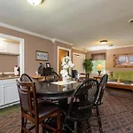 Villa Brenda Lee History 4br Retreat Pool Hot Tub