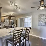 Walk To Music Row: In Edgehill! Holiday home Nashville