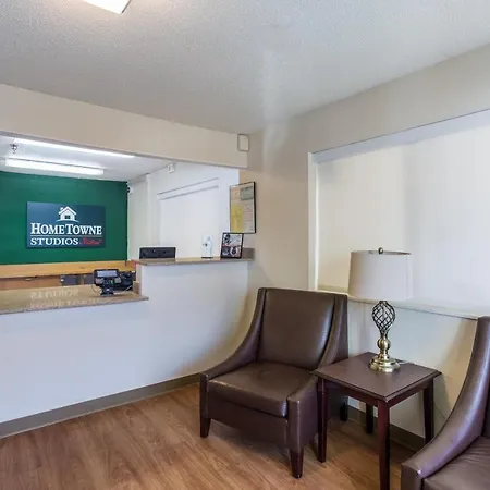 Hometowne - Airport/briley Pkwy Hotel 2*