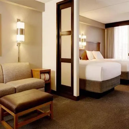 Hyatt Place Airport Hotel