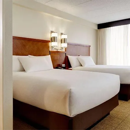 Hyatt Place Airport 3*