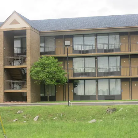 Hotel 6-nashville, Tn - Airport 3*