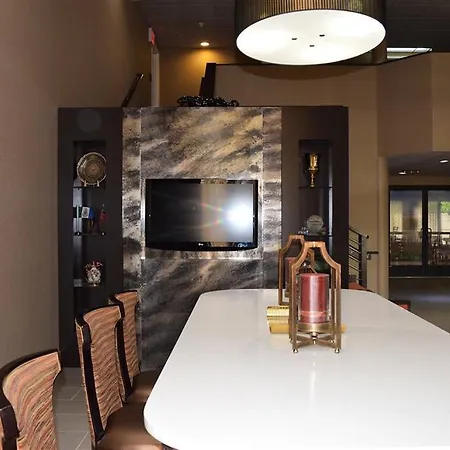 Hotel Western Near Opryland 3*