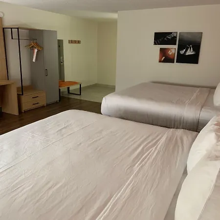 Comfort & Downtown - Stadium Hotel Nashville
