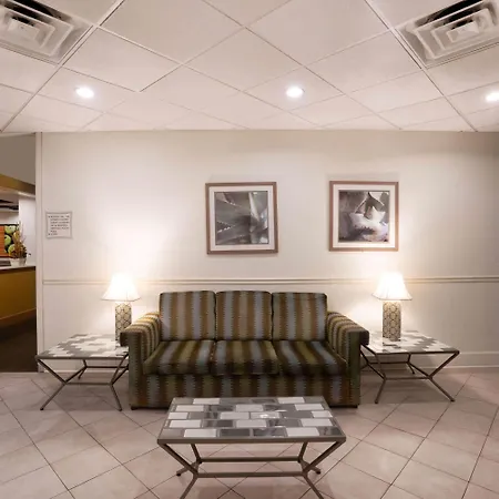 La Quinta By Wyndham Airport/opryland Hotel Nashville
