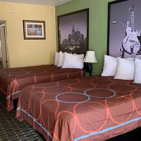 Super 8 By Wyndham Near Downtown / I-40 Nashville