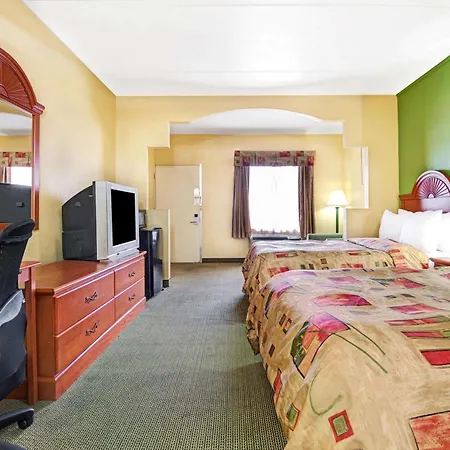 Super 8 By Wyndham Near Downtown / I-40 Hotel Nashville