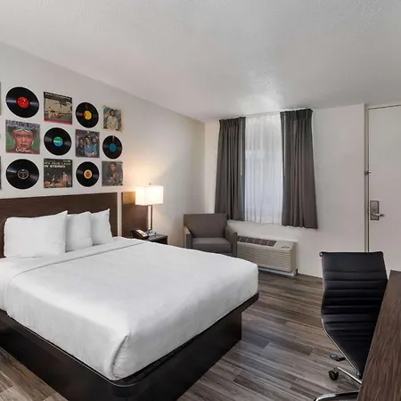 Hillside Crossing Hotel 3*