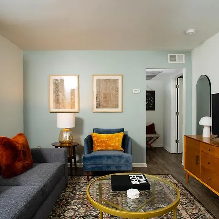 Abode - Marathon Village Near Downtown *