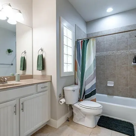 3-story West End | Free Garage Parking | Near Vanderbilt Medical