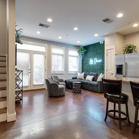 3-story West End | Free Garage Parking | Near Vanderbilt Medical