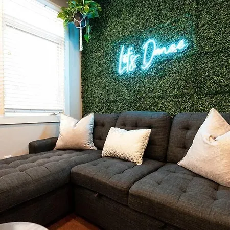 3-story West End | Free Garage Parking | Near Vanderbilt Medical Apartment *