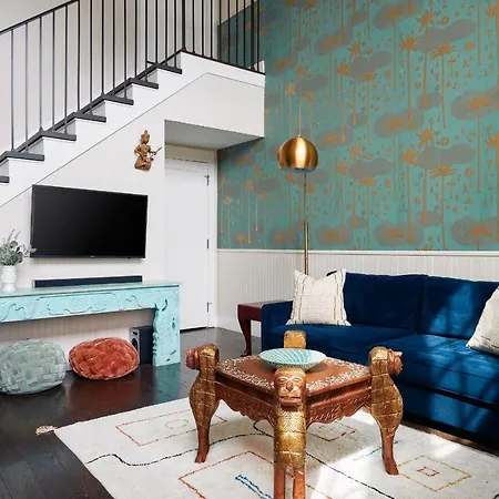 Posh Penthouse In Walkable Neighborhood To So Much *