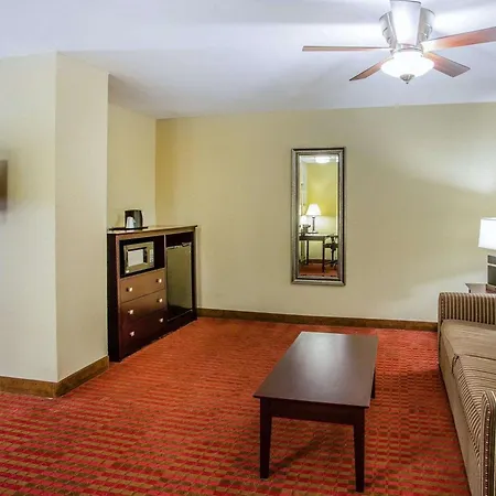 Quality Airport Hotel Nashville