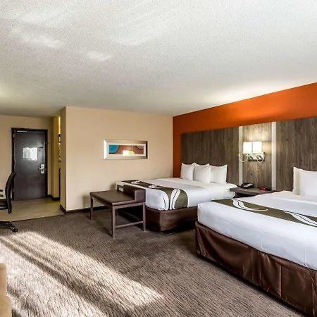 Comfort & Downtown - Stadium Hotel