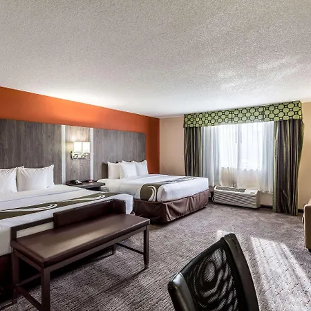Comfort & Downtown - Stadium Hotel