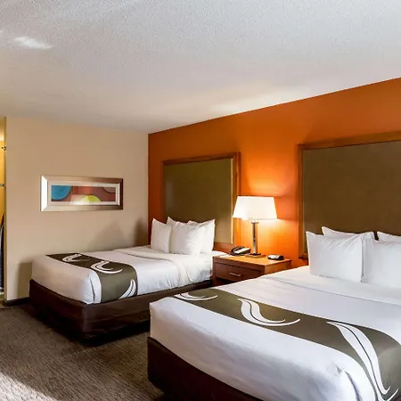 Hotel Comfort & Downtown - Stadium 4*