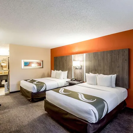 Comfort & Downtown - Stadium Hotel 4*