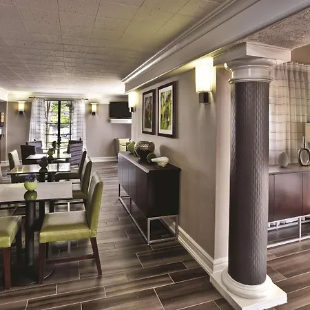 Hotel La Quinta By Wyndham South 2*