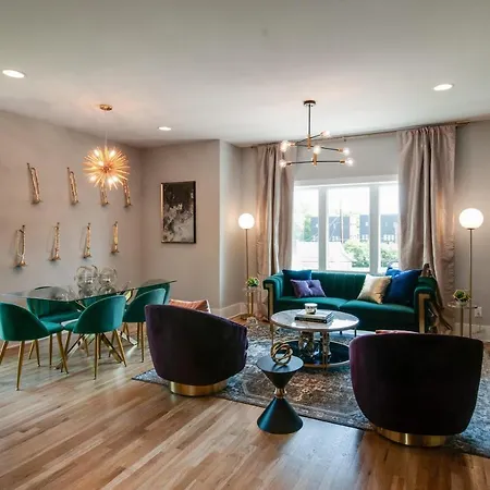 Holiday home 12 30 Clubbin - 10 Beds Close To Downtown