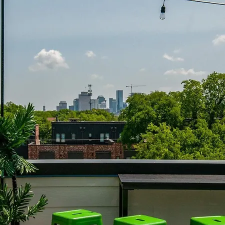 12 30 Clubbin - 10 Beds Close To Downtown Holiday home *