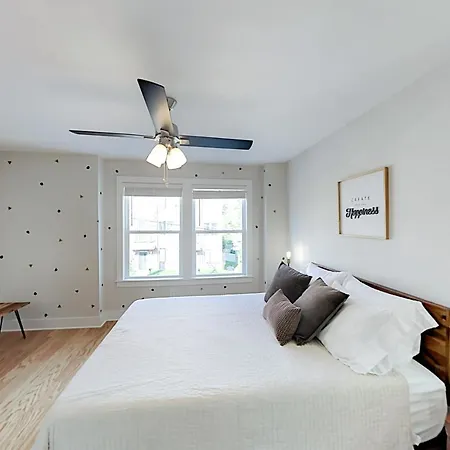 Watkins Park Getaway A & B Holiday home *