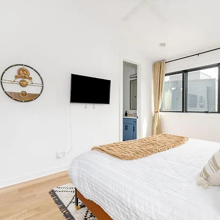 Holiday home Extra Spacious 4 Bed / 4.5 Bath Music Row