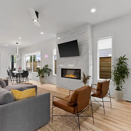 Huge Luxury Urban Oasis 5 Minutes To Downtown With Free Parking Apartment Nashville