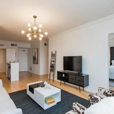 Music Holiday, On Music Row, Has Pool & Free Parking Holiday home Nashville