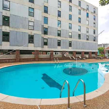 Holiday home Music Holiday, On Music Row, Has Pool & Free Parking *